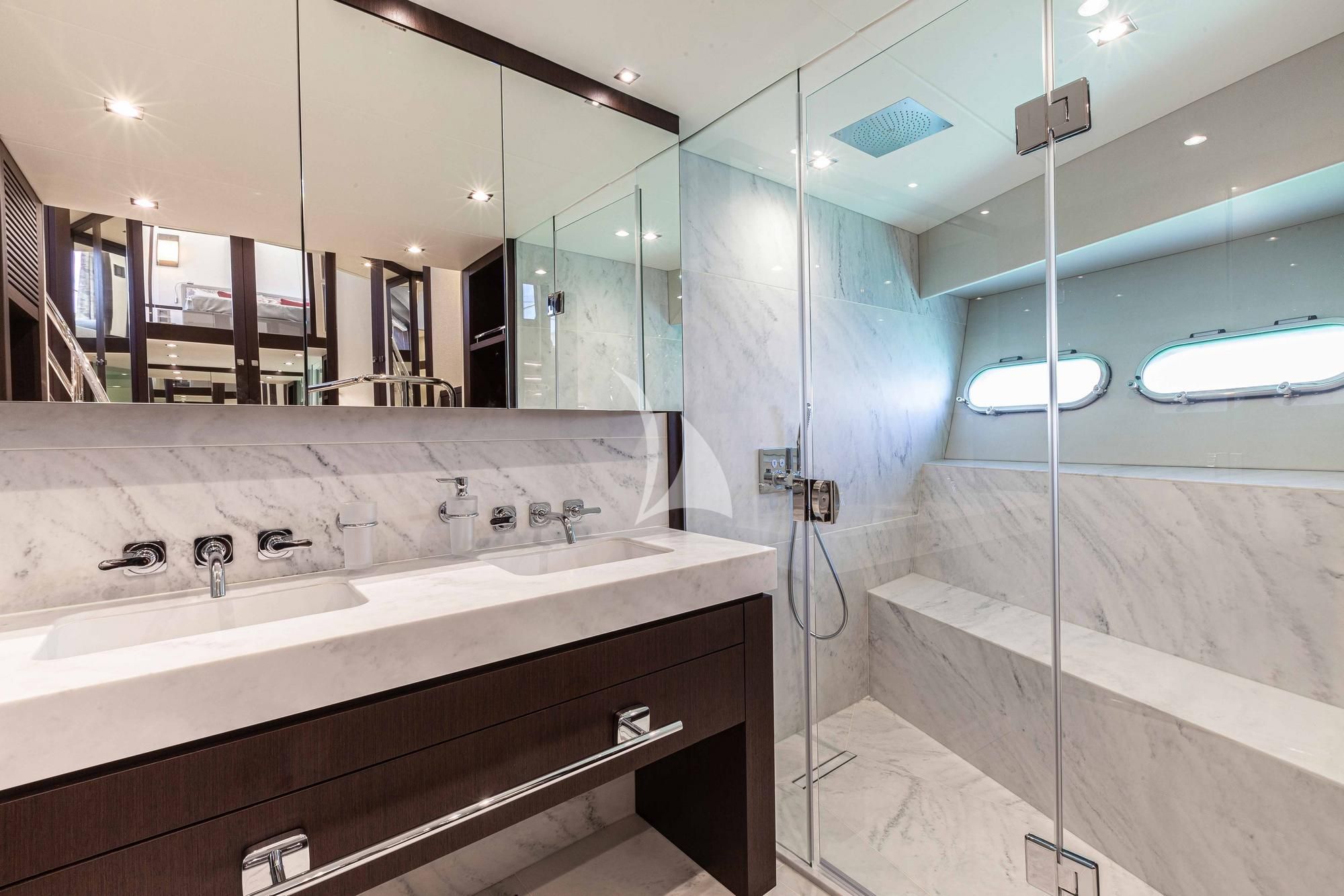 NEW EDGE Sunseeker 95 - master cabin bathroom other angle